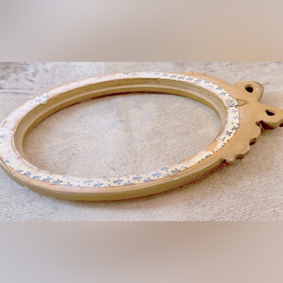 VINTAGE Shabby Chic Bows Gold Oval Wooden Empty Frame 11” x 13” Opening 9.5 x 7 - Picture 11 of 16